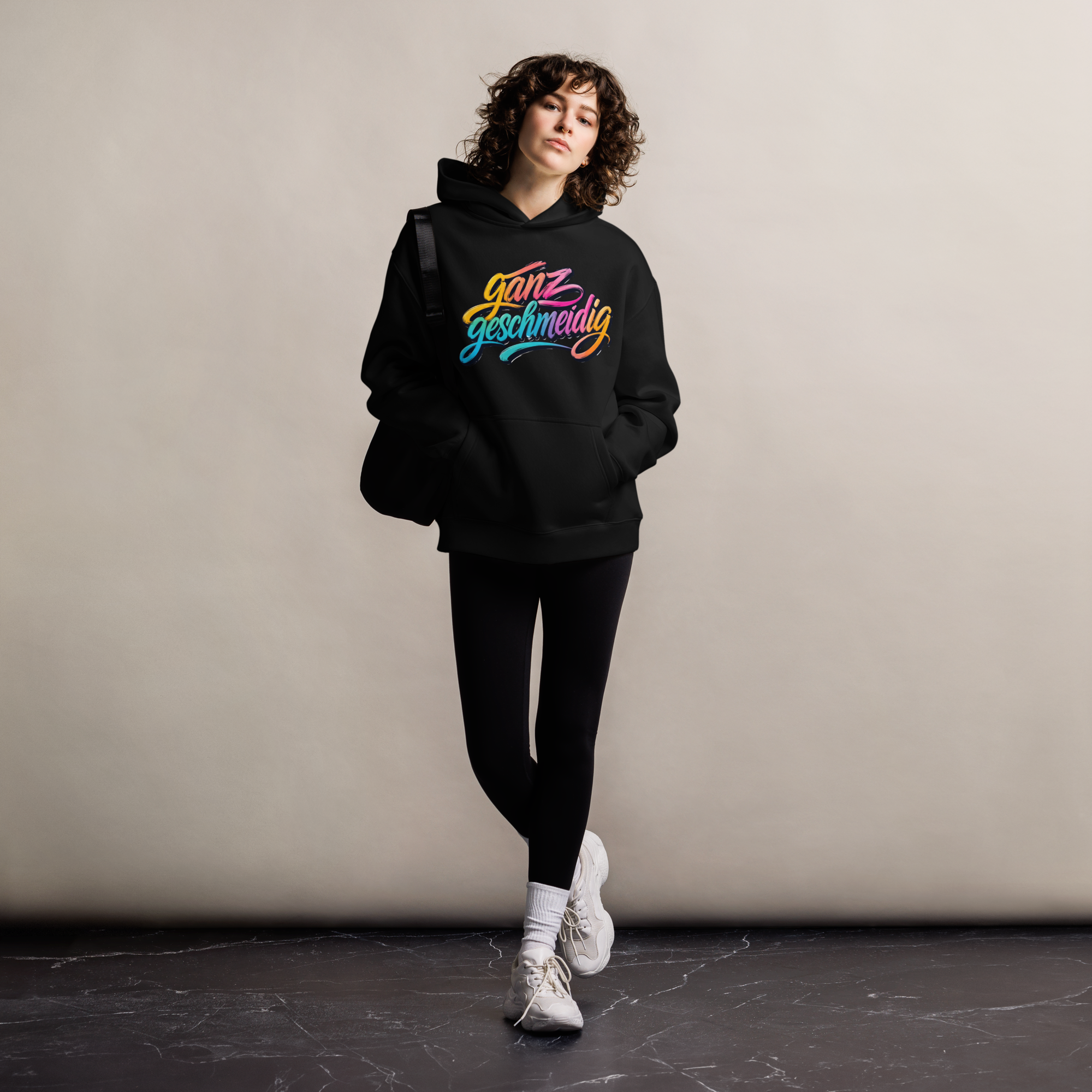 Oversized-Unisex-Hoodie Rainbow Letters – Bild 11